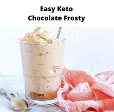 Easy Keto Chocolate Frosty Keto Frosty, Keto Chocolate Frosty, Keto Mousse, Keto Beverages, Avocado Egg Recipes, Keri Soup, Homemade Electrolyte Drink, Ketogenic Meals, Keto Coffee Creamer