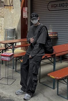 Guys Oversized Outfit, Baggy Korean Fashion Men, Asian Grunge Outfits Men, Asian Men Outfit Casual Street Styles, Korean Baggy Outfits Men, Streetcore Outfit, Outfits Guys Aesthetic, Chinese Streetwear Men, Male Acubi Fashion