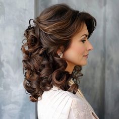 45 mesmerizing Mother of the bride hairstyles For 2024 Updos For Moms Of The Bride, Wedding Hairdo For Medium Hair, Wedding Mother Hairstyles, Boho Wedding Hair Mother Of The Bride, Mob Hair Styles For Curly Hair, Mom Of Bride Hairstyles Over 50, Wedding Hair Ideas For Mother Of The Bride, Long Mother Of The Bride Hairstyles, Updo For Mother Of Bride