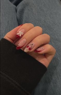 #rednails #nails #inspo Nail Art Ribbon, Bow Nail Art Designs, Red Nail Inspo, Bow Nail Art, Bow Nail, Vintage Nails, Cherry Nails