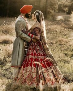 Punjabi Royal Wedding, Fall Punjabi Wedding, Punjabi Wedding Pictures, Punjabi Wedding Photoshoot, Sikh Bride Lengha, Punjabi Wedding Decorations, Indian Bride And Groom Photography, Sikh Wedding Dress