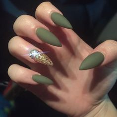 Sandy Beach Nail Art with Shells, Starfish, and Sand Patterns Fall Matte Nails Autumn, Nails Design Matte, Acrylic Nails Natural, Matte Nail Colors, Fall Nail Art Designs, Green Nail Designs, Matte Nails Design, Stiletto Nails Designs, Fall Nail Art