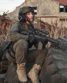 Gunslinger Girl, Idf Women, Female Cop, Female Inspiration, Military Soldiers