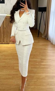 Chique Outfit, Corporate Attire, Stylish Work Attire, Nails Wedding, Nails French, Woman Suit Fashion