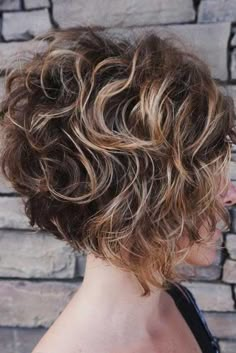 Angled Hair, Wedge Haircut, Modern Haircuts, Short Hairstyle