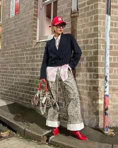 Streetwear Fits Women, Switzerland Fall, Eclectic Street Style, Fruits Fashion, Walking Out, Fashion Victim, Cool Fits, Street Style Chic, Baddie Outfits Casual