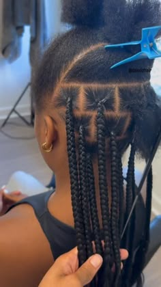 Braided Hairstyles Simple Black, Big Part Small Box Braids, How Many Braids For Box Braids, Median Size Knotless Braids, Jumbo Box Braids With Cornrows, Large Knotless Box Braids 4c Hair, Preparting Braids, Quick Individual Braids, Black Hair Braids Styles Easy Hairstyles