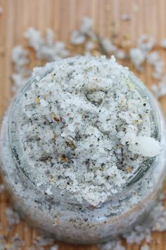 Easy homemade BODY scrub to relieve the stress of a long work day Homemade Scrubs, Diy Scrubs, Diy Sugar Scrub Recipe, Salt Scrubs, Scrub Diy, Calming Tea, Sweet Rice, Sinus Headache, Sugar Scrub Homemade