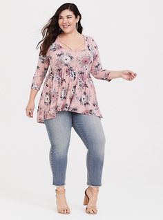 Pink Floral Strappy Babydoll Tee American Eagle Plus Size Outfits, Emily Outfits, Plus Size Outfits Casual, Babydoll Tee, Floral Field, Designer Plus Size Clothing, Scarf Blanket, Plus Size Tips, Plus Size Fashion Tips