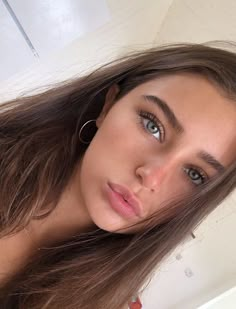 #naturallook #lightmakeUp Aesthetic Natural, Makeup Tip, Beauty Make-up, Simple Aesthetic, Makeup Natural, Natural Makeup Looks, Summer Makeup, Everyday Makeup, Simple Makeup