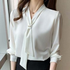 #fashion #aesthetic #formalwear #officewear #womenswear Classic Tops Blouses, White Long Sleeve Blouse, Office Fashion Women, Blouse Tops, Loose Shirts, Blouse Shirt, Kawaii Clothes