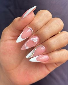 Uñas Soft Gel, Halo Nails, Almond Acrylic Nails Designs, Beauty Hacks Nails, Romantic Nails, Gel Nail Art Designs, Nude Nail Designs, Casual Nails