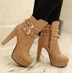 High Heels Outfit, Boot Heels, Glamour Vintage, Buckle Fashion, High Heel Dress, Ladies Boots, Buckles Fashion, Jeans Boots, Elegant Shoes