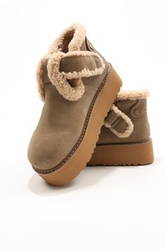 Heel height 2in Genuine Suede Lining - Genuine fur Step into style and comfort this winter with the Alexa Women's Winter Boots. Designed for the modern woman, these boots combine functionality with chic aesthetics, making them the perfect choice for snowy strolls and cozy gatherings alike. Women’s Winter Shoes, Winter Sandals, Women's Winter Boots, Strappy Pumps, Casual High Heels, White Wedding Shoes, Wedge Loafers, Pumps Heels Stilettos