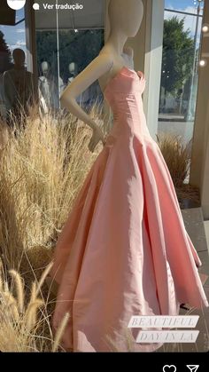 Grad Dresses, Dress Ideas, Women's Fashion, Prom, Couture, Dresses, Quick Saves, Clothes, Haute Couture