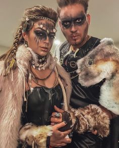 Women Barbarian Costume, Halloween Viking Costume, Viking Woman Makeup Halloween, Viking Make Up Woman Halloween, Vikings Couple Costume, Couples Viking Costumes, Viking Couples Costumes, Viking Costume Women’s, Viking Halloween Costume Couple