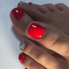 Педикюр Toe Nail Color, Pretty Toe Nails, Cute Toe Nails, Summer Toe Nails, Pedicure Designs, Blue Nail, Red Nail, Toe Nail Designs, Pedicure Nail Art