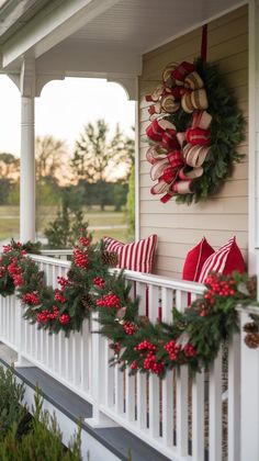 Discover 30 charming small apartment Christmas decor ideas to make your space festive and cozy without overcrowding. Get inspired now! Modern Christmas Front Porch Decor, Modern Christmas Front Porch, Minimalist Front Porch, Christmas Front Porch Decor Ideas, Small Apartment Christmas, Christmas Front Porch Decor, Christmas Balloon Decorations, Front Porch Decor Ideas, Christmas Porch Decor Ideas