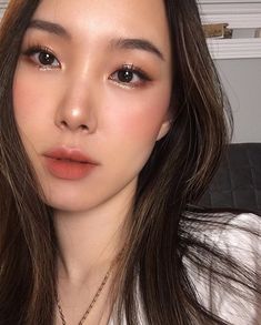 Asian Skin Tone, Shiny Makeup, Asian Bridal Makeup, Korean Eye, Korean Makeup Look, Light Makeup Looks, Korea Makeup