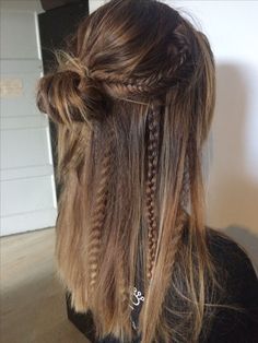 Skater Clothes, Hairstyles 2024, Hippie Hair, Bohemian Hairstyles, Athletic Hairstyles, Hair Stylies, Hair Stylist Life, Easy Hairstyles For Long Hair, Hair Inspo Color