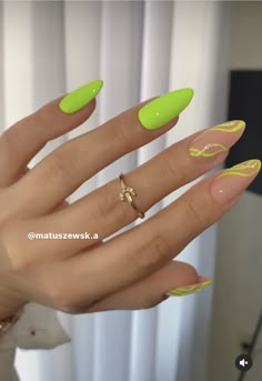 Green Festival Nails, Uñas Color Lima, Bright Summer Nails Almond, Green And Yellow Nails, Neon Green Nails, Acrylic Toe Nails, Manicure Gel, Animal Nails