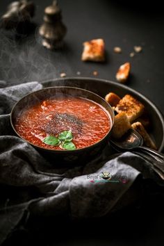 Vegan Tomato Basil Soup, Basil Soup Recipe, Tomato Basil Soup Recipe, Macro Recipes, Camp Food, Dark Food Photography, Basil Recipes, Basil Soup, Veggie Meals