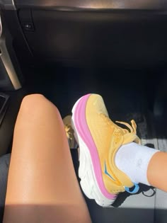 psalm 23 Running Aesthetic, Pilates Aesthetic, Workout Inspo, Hoka Shoes, Endurance Workout, Runners High, Cute Gym Outfits, Runner Girl