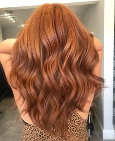 Long Auburn Hair With Layers, Auburn Hair With Caramel Highlights, Caramel Copper Hair, Copper Auburn Hair Color, Honey Ginger Hair Color, Soft Copper Hair, Honey Copper Hair, Honey Red Hair, Summer Red Hair