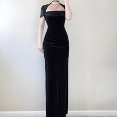 Goth Dress Formal, Vampy Prom Dress, Goth Prom Dress, Black Dress Elegant, 90s Prom Dress, Black Velvet Gown, Velvet Prom Dress, Y2k Goth, Velvet Gown