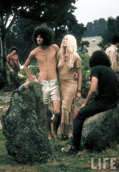 What it was really like at Woodstock Music Festival, 1969. Hippie Couple, Richie Havens, Photos Rares, Festival Mode, Rock & Roll