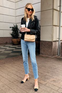 4e0d67e54ad6626e957d15b08ae128a6desc53211483ri Slingback Outfit, Hm Outfits, Chanel Slingback, Fashion Jackson, Elegante Casual, Raw Hem Jeans, Looks Style, Outfit Details, Outfits Casuales