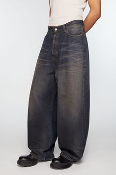 2023 jeans are cut to a super baggy loose fit with a mid-waist, super wide leg and long length. Detailed with contrast leather pockets and logo patch on the back. Crafted from non stretch denim in a dark blue wash. Acne Studios 2023M FN Darkside Leather 2023 Jeans, Baggy Fit Jeans, Acne Studios Jeans, Suit Jacket Dress, 2024 Vision, Wardrobe Style, Clothes Collection, Leather Patches, Baggy Fits