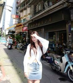 Vietnam Photo Ideas, Korean Poses, Julia Ma, Japan Outfit, Clean Girl Aesthetic, Inspo Pics