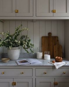 the kitchen counter is clean and ready to be used as a centerpiece for cooking