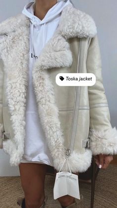 All white outfit ideas for women
 • Oversized hoodie
 • Oversized leather jacket with fur
 • Boots or sneakers Outdoor Fashion Women's, All White Outfit Ideas, White Outfit Ideas, Leather Jacket With Fur, Oversized Leather Jacket, Jeans And Hoodie, 00s Fashion, Pencil Skirt Outfits, Jacket With Fur