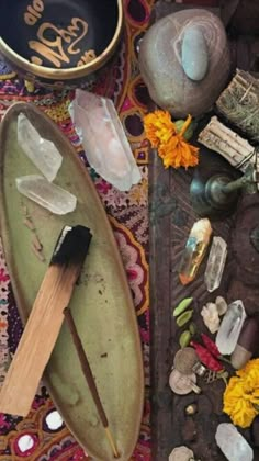 Chakra Room Ideas, Esoteric Aesthetic, Spirituality Aesthetic, Crystal Vibes, Hippie Aesthetic, Crystal Aesthetic, Hippie Life, Hippie Vibes, Season Of The Witch