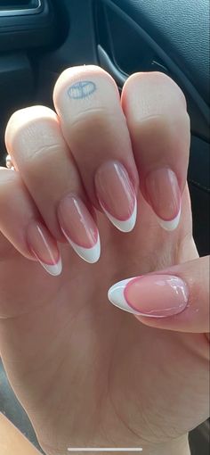 French tip nails
Nails
Dainty
Soft nails
Simple nail design Rounded Acrylic Nails, Nails Yellow, Girly Acrylic Nails, Casual Nails, Classy Acrylic Nails, Round Nails, White Nail