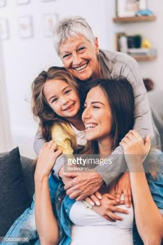 Multi Generation Photo Shoot, Outdoor Generation Photoshoot, 3generation Pictures, Portrait Of Three People, Mother Daughter Granddaughter Pictures, Grandmother Daughter Granddaughter Photo, Three Generation Photoshoot Ideas, Grandma Daughter Granddaughter Pictures