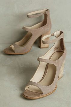 Unique High Heels, Grey Pumps, Shoes Quotes, Seychelles Shoes, Anthropologie Shoes, Stunning Shoes, Shoes Grey, Shoe Inspiration, Kitten Heel Pumps