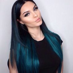 Omg!!! This is the only crazy color I would ever dye my hair. It's sooooo freaking cuteeeee ❤ Grey Balayage, Kylie Hair, Blue Ombre Hair, Black Roots, Teal Hair, At Home Hair Color, Ombre Hair Color, Dye My Hair, Green Hair