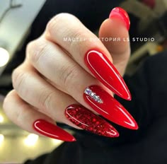 Molde F1, Red Manicure, Red Nail Designs, Cute Acrylic Nails, Trendy Nails, Nail Art Design, Red Nails