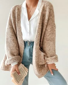 Warm Neutral Outfit, Fall Causal Outfits Women, Neutral Clothing Aesthetic, Neutral Fashion Aesthetic, Trendy Outfits 2020, Cozy Outfit