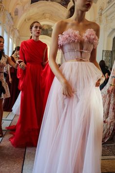 Giambattista Valli Couture, Giambattista Valli, Gorgeous Gowns, Marchesa, Elie Saab, Mode Inspiration, Beautiful Gowns, Marie Claire