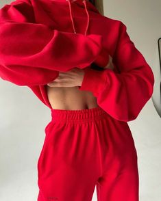 Visual Wallpaper, Red Mood, Red Aesthetics, Fitness Fashion Outfits, Acotar Series, Wallpaper Red, Daily Outfit Inspiration, Aesthetic Red, Cute Lazy Outfits