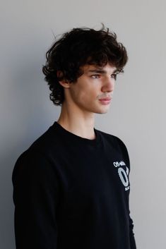 Mens Haircuts Thick Hair, Wavy Perm, Short Hair For Boys, Long Curly Haircuts, Mens Haircuts Medium, Messy Haircut, Medium Length Curly Hair, Men Haircut Curly Hair, Side Hair