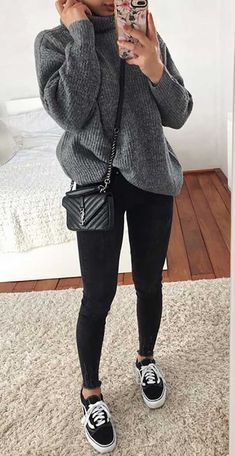 Comfy Jeans Outfit, Comfy Outfits Winter, Teaching Outfits, Black Jeans Outfit, Denim Outfits, Street Life, Outfit Jeans, Jeans Outfits, Gray Sweater