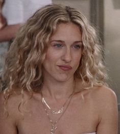 Sarah Jessica Parker Hair, Carrie Bradshaw Hair, Neutral Blonde, Blonde Curls, Carrie Bradshaw, Bad Hair, Pretty Hairstyles, Wavy Hair