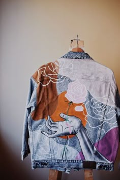 Colorful Jean Jacket, Painting Ideas On Denim Jacket, Acrylic On Clothes, Denim Jacket Print, Unique Jean Jackets, Art On Jacket, Unique Jackets For Women, Jean Jacket Art Paint, Custom Jean Jacket Ideas Paint