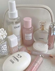 Pink Lifestyle, Smink Inspiration, Pretty Skin Care, Skin Care Items, Pretty Skin, Pink Girly Things, Pink Makeup, روتين العناية بالبشرة, Makeup Essentials