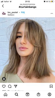 Soft Layers With Curtain Bangs Straight, Shirt Brown Hair With Curtain Bangs, Fringe Hairstyles Medium Shoulder Length, Blended Curtain Bangs Short Hair, One Length Lob With Curtain Bangs, Middle Hair With Bangs, Hair Styles Medium Length Straight, Long Lob Haircut Straight Fine Hair, Middle Haircut With Bangs